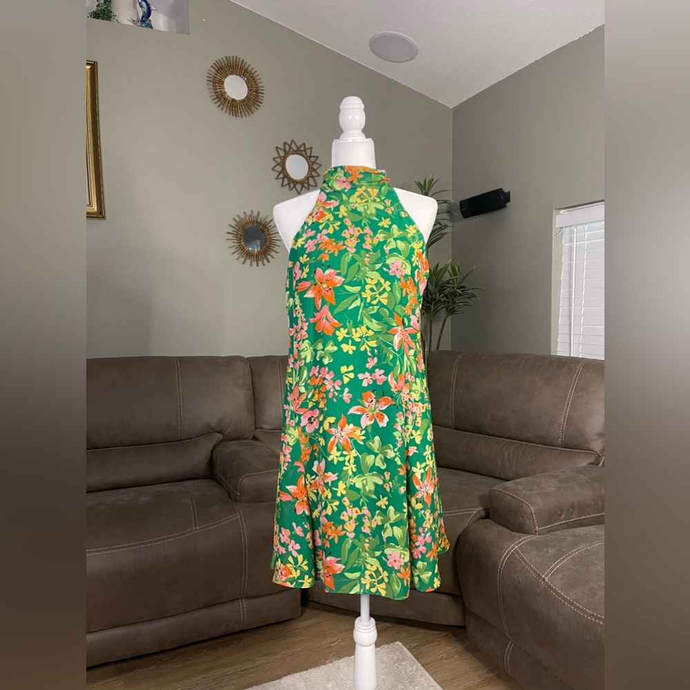 NWT Vince Camuto Green Floral Shift Dress Sz 8 Summer Vacay Party Date Resort - Picture 2 of 13